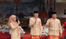 Bupati Iskandar Gaungkan Semangat “MOTIHELUMO MOMONGU LIPU” pada HUT ke-11 Kecamatan Helumo