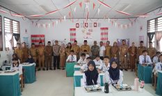 Wabup Deddy Launching Program MBG di Pinolosian Tengah